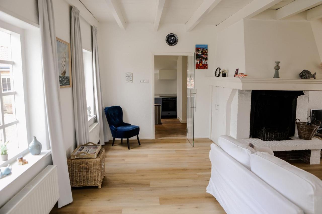 Prachtig Gelegen Vrijstaand Landhuis Hansweert ภายนอก รูปภาพ